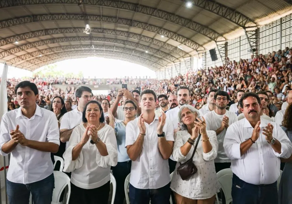 Em Arcoverde, João Campos prestigia 22ª Festa da Divina Misericórdia